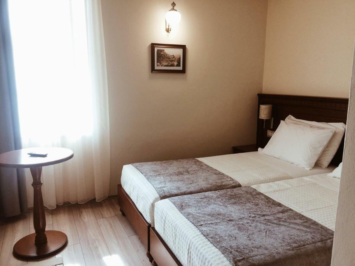 Hotel Argjiro Gjirokaster Luaran gambar